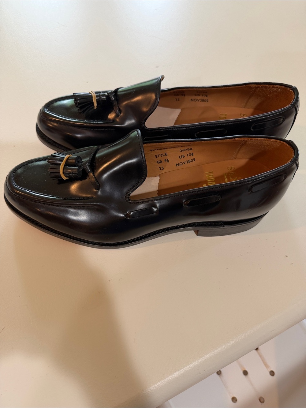 Todd Snyder X Sanders Men's Black Leather Tassel Loafers Sz 10.5. Bag7